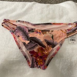 Medium coverage hipster